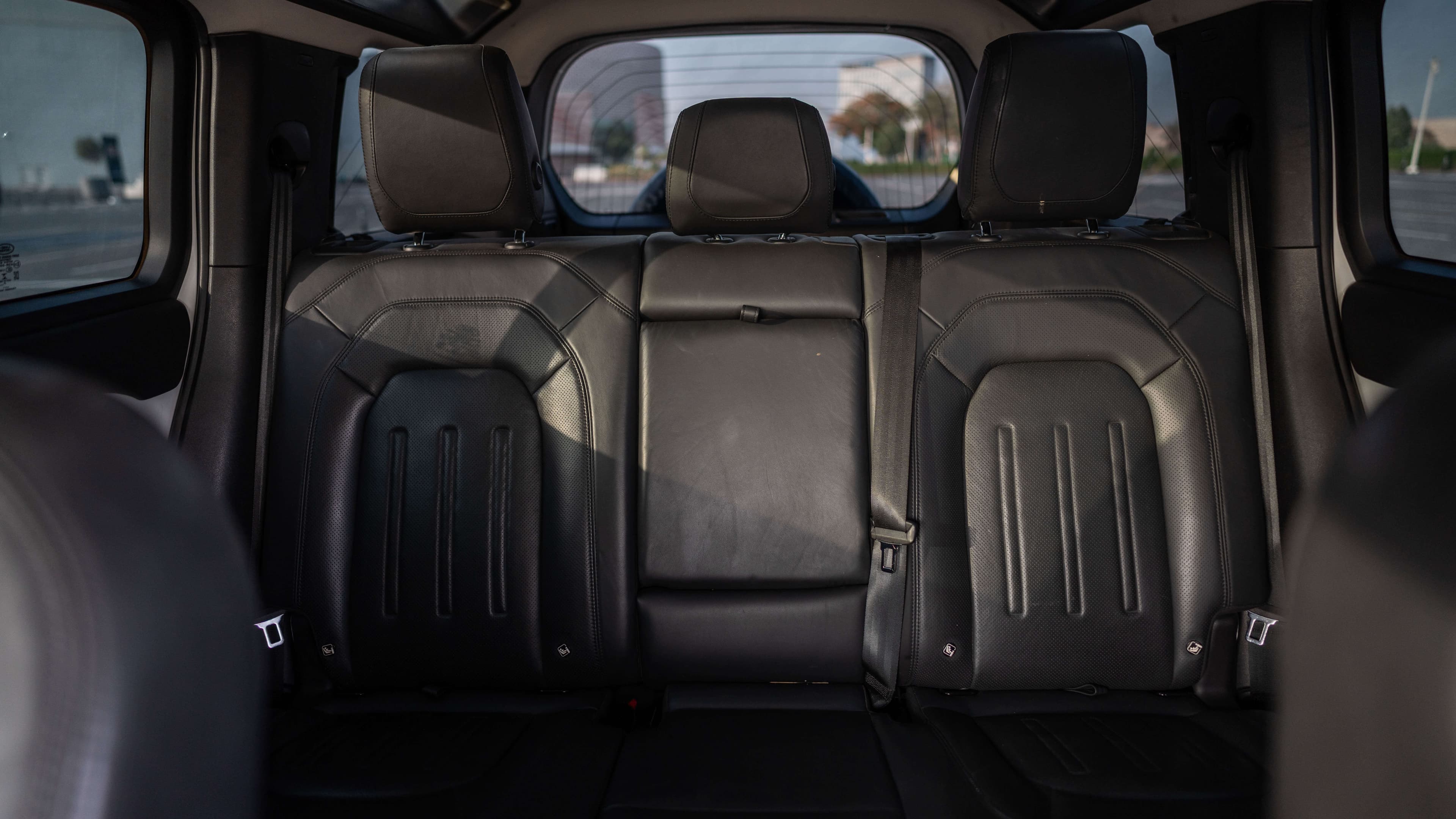 Цена аренды Range Rover Defender в Дубае